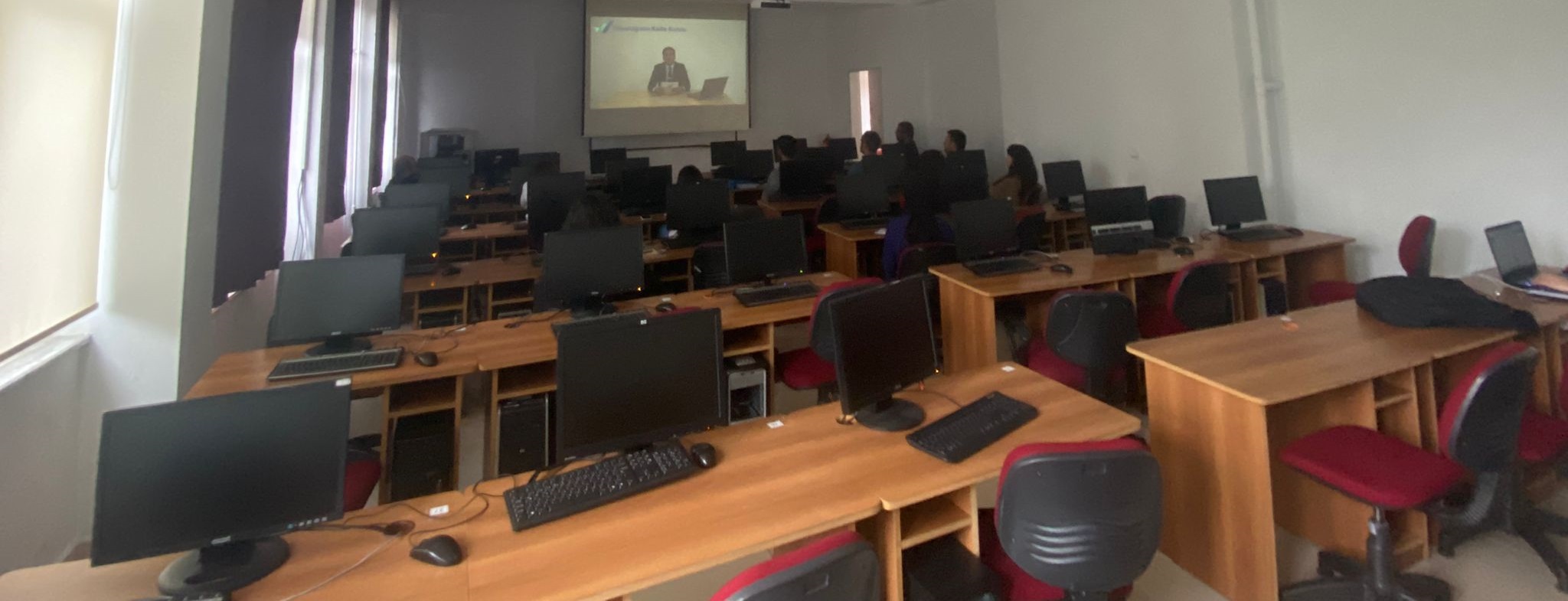 Yüksekokulumuzda Öğretim Elemanları ve İdari Personele Yönelik Kurumsal Akreditasyon Bilgilendirme Toplantısı Yapıldı