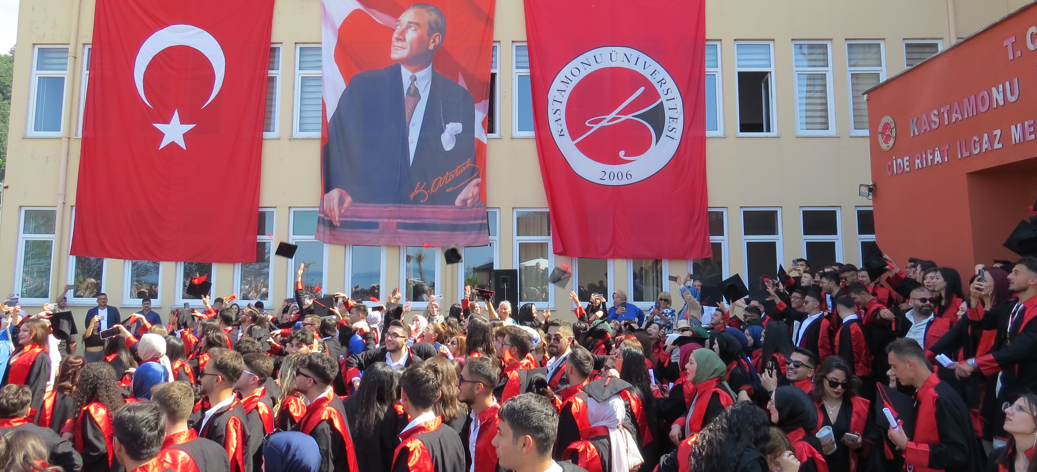 Yüksekokulumuzda “2023-2024 Akademik Yılı Mezuniyet Töreni” Coşkusu Yaşandı