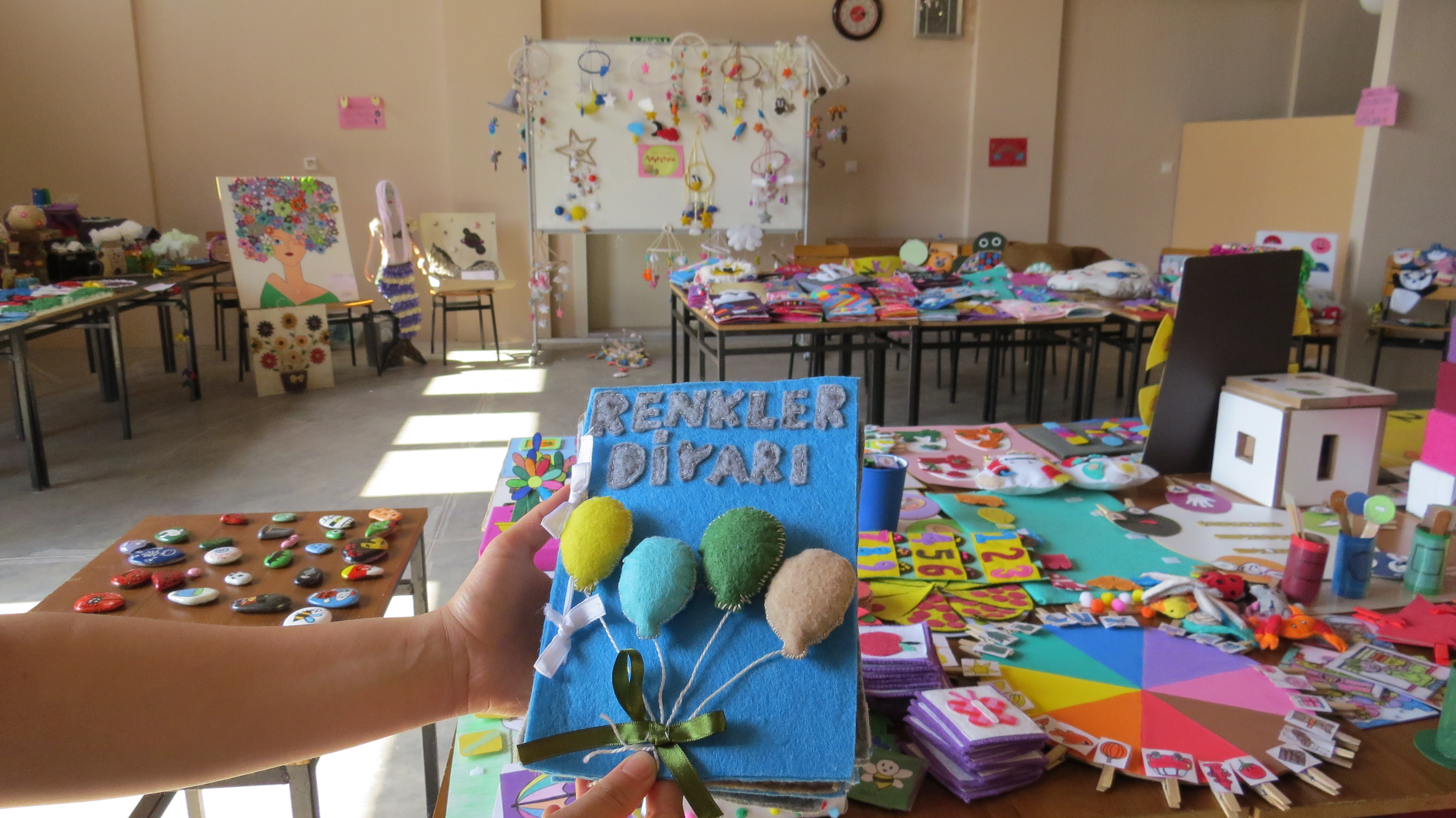 Yüksekokulumuzda “Dönem Sonu Materyal Sergisi” Düzenlendi