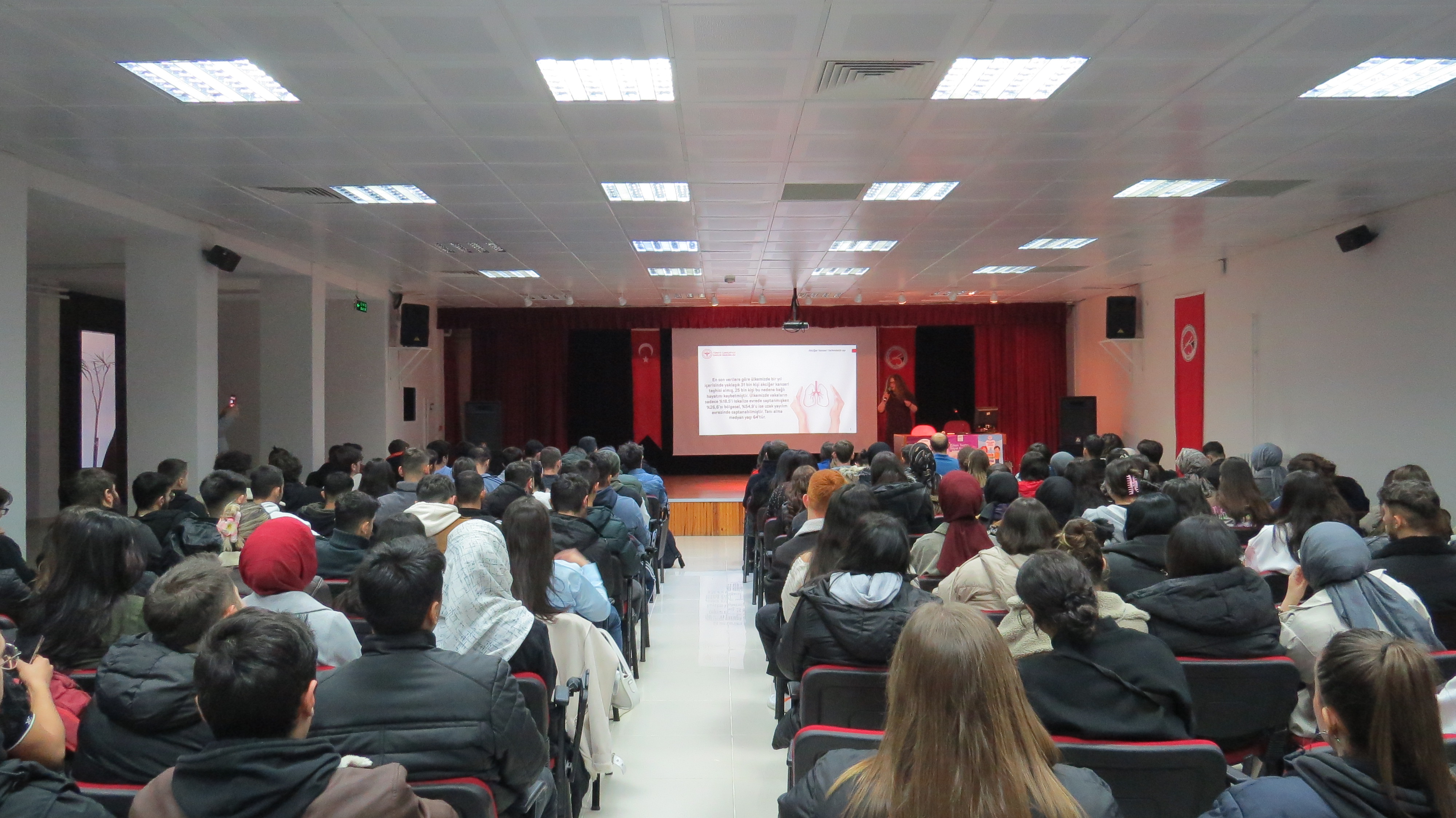 Yüksekokulumuz Öğrencilerine Akciğer ve Meme Kanseri Eğitimleri Verildi