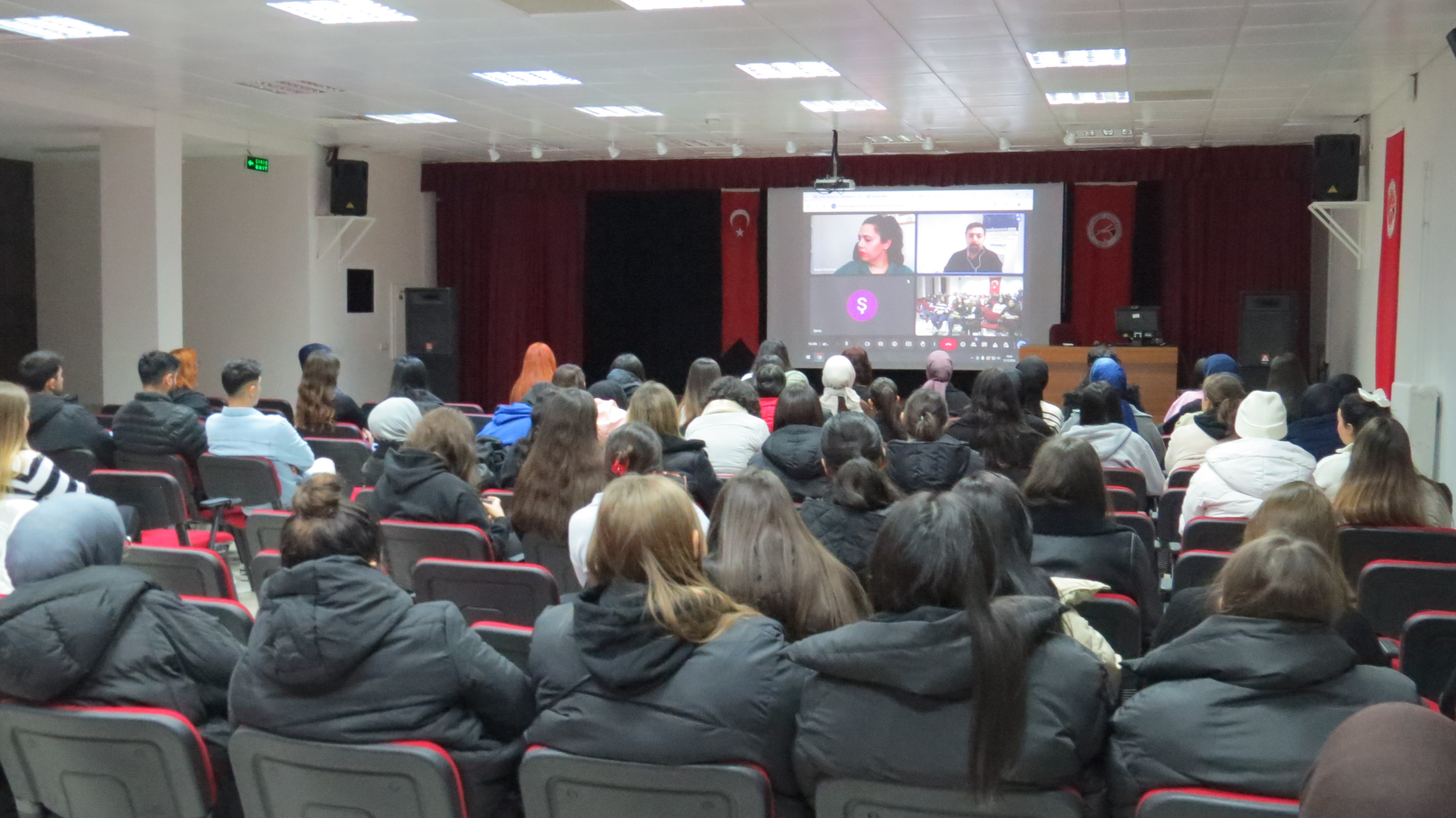 Yüksekokulumuzda "Güncellenen Okul Öncesi Eğitim Programları" Konulu Webinar Düzenlendi