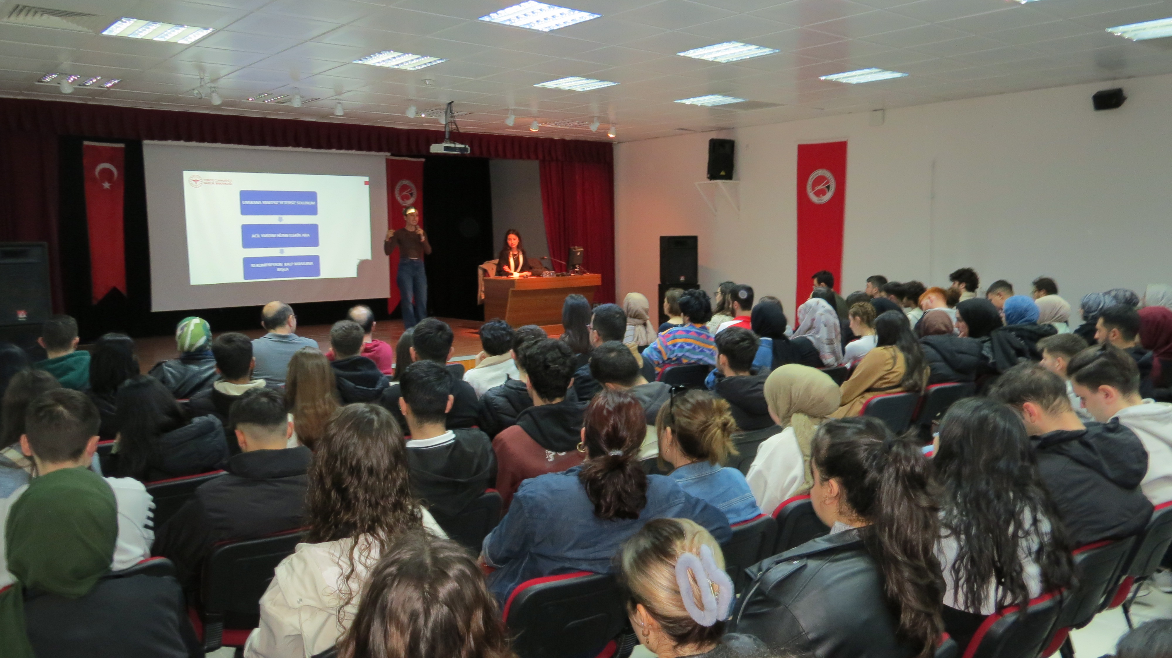 Yüksekokulumuzda Temel İlk Yardım Eğitimi Verildi