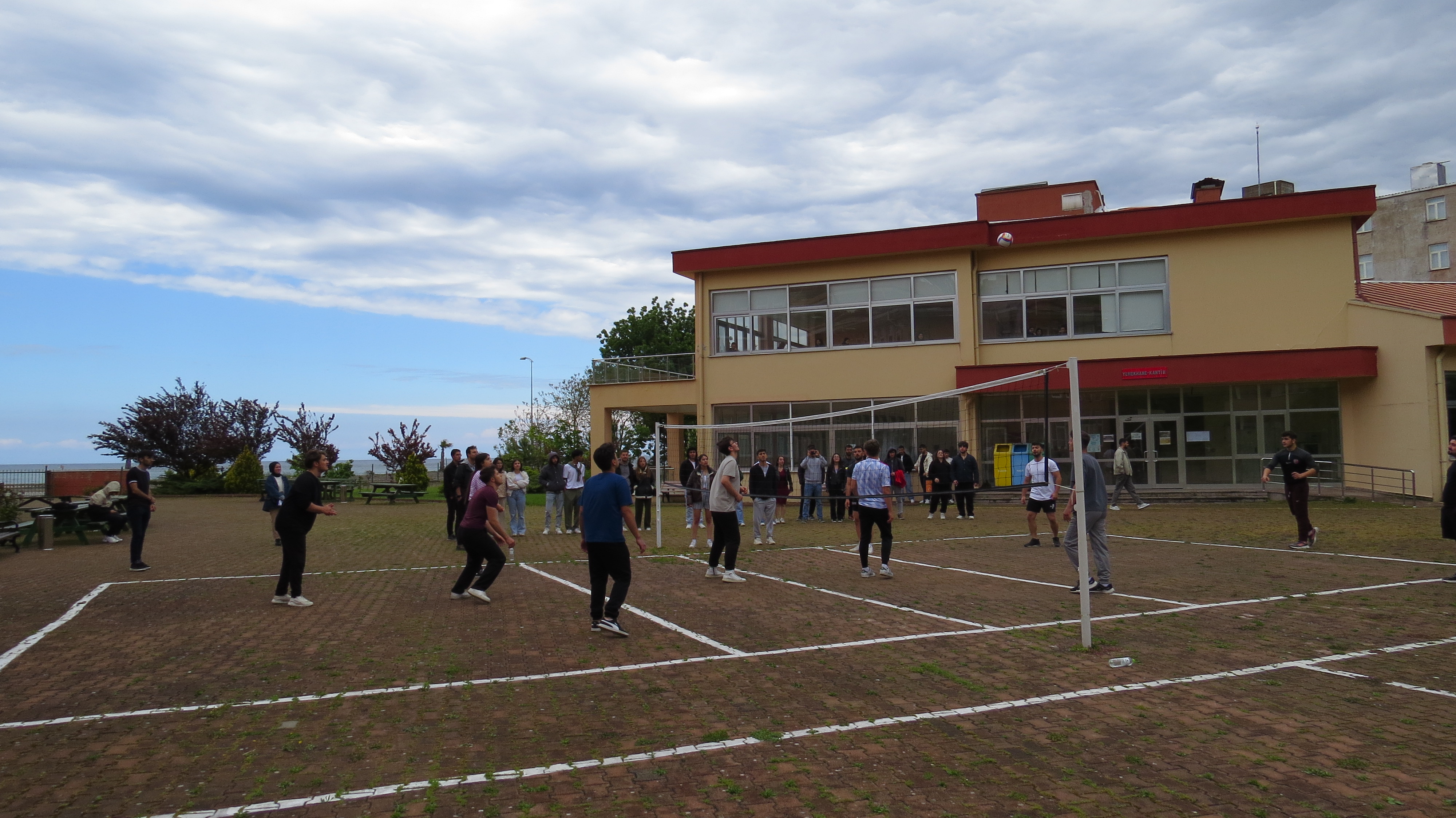 Yüksekokulumuzda Voleybol Turnuvası Düzenlendi